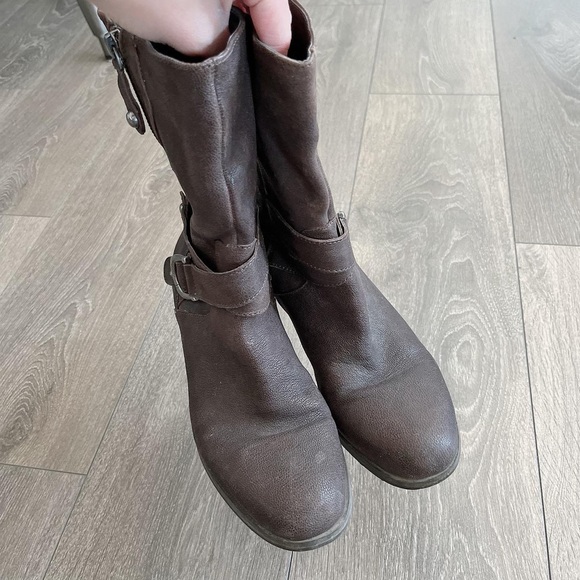 MARC FISHER Women’s Brown Leather Boots - Picture 5 of 9